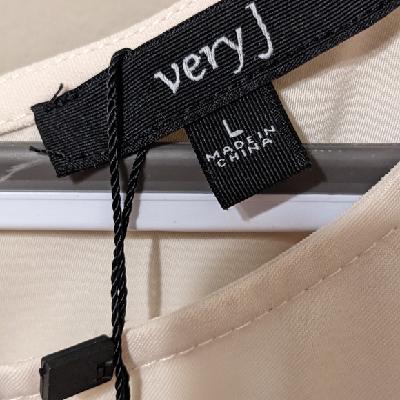 Very J Ruffle Dress - Picture 4 of 5